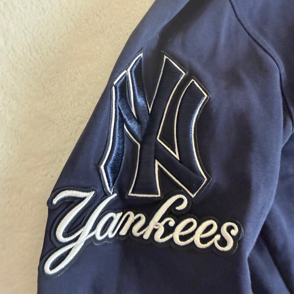 Pro Standard Mens M New York Yankees Hoodie Navy Blue MLB Patch Pullover - Picture 6 of 8
